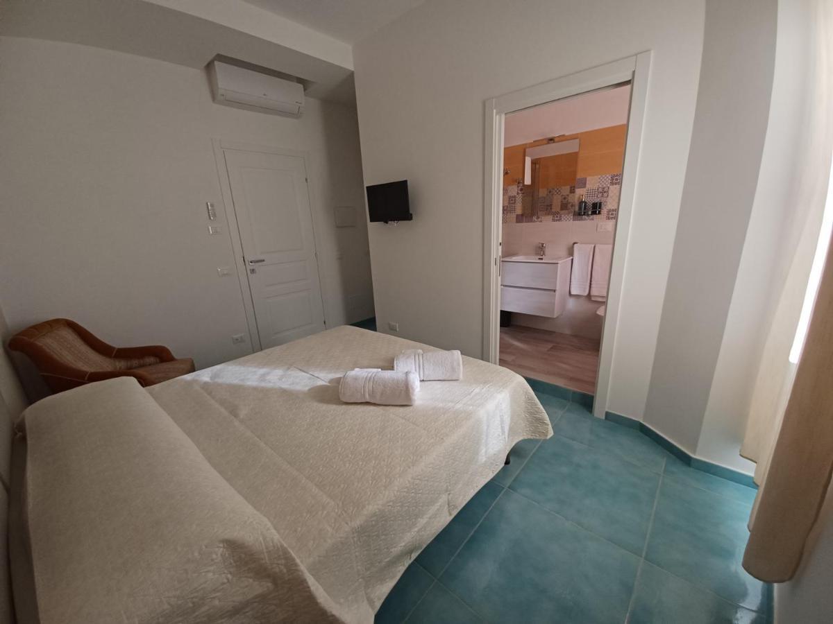 B&B Due Stanzulelle Salerno Eksteriør bilde