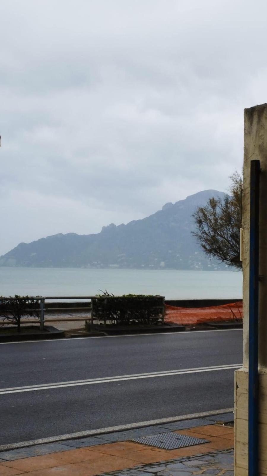B&B Due Stanzulelle Salerno Eksteriør bilde